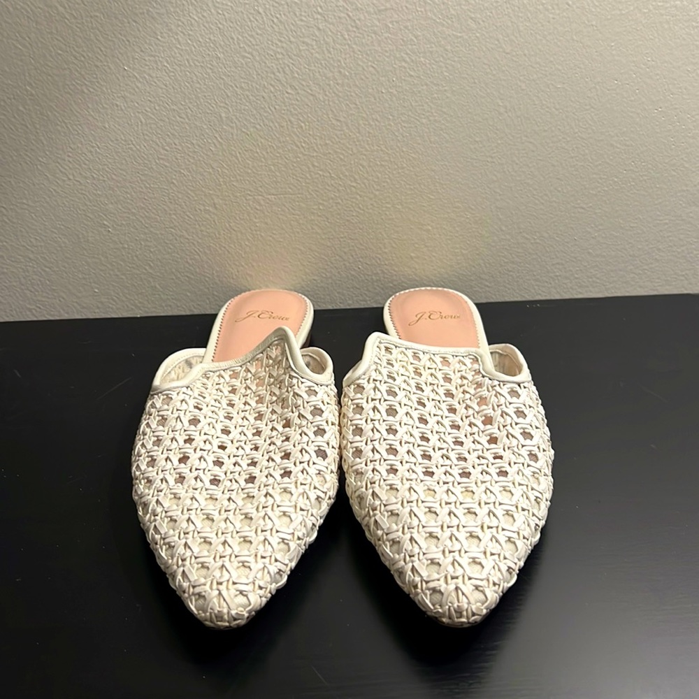 JCrew shoes white pointed toe woven slides. Women’s shoes size 8.